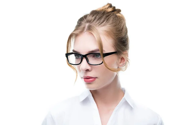 Empresaria confiada en gafas graduadas - foto de stock