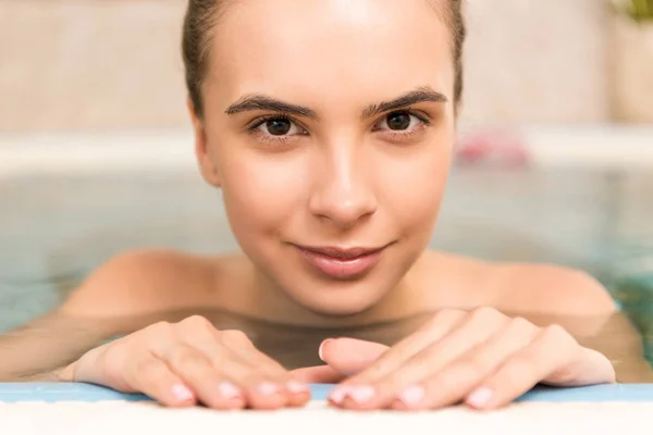 Woman relaxing in spa — Stock Photo