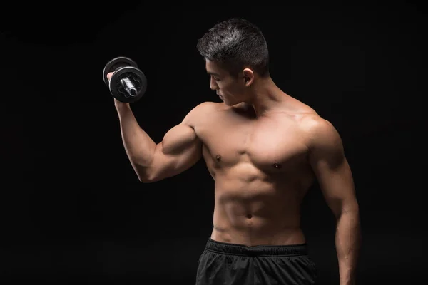 Uomo muscolare con manubrio — Foto stock