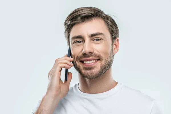 Man talking on smartphone — Stock Photo