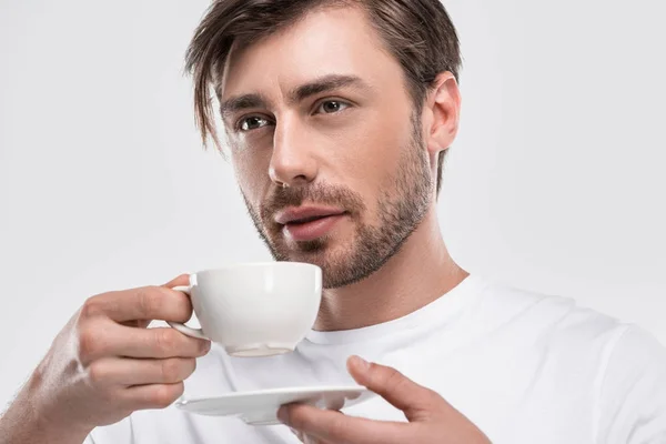 Uomo che beve caffè — Foto stock