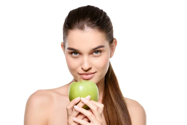 Mujer joven con manzana - foto de stock