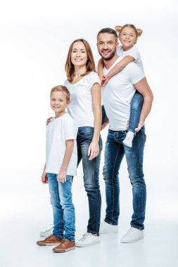 Mutlu aile birlikte ayakta