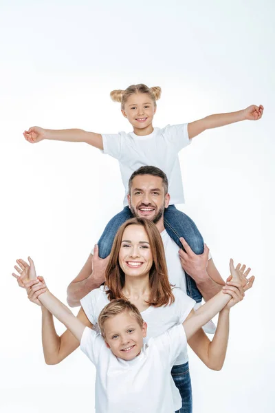 neşeli aile eğleniyor