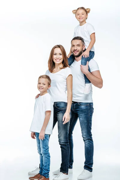 Glückliche Familie, die zusammensteht — Stockfoto