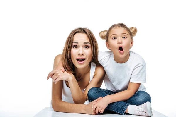 Shocked mother and daughter — Stock Photo, Image