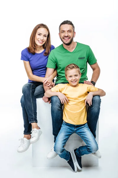 Familie vergadering en camera te kijken — Stockfoto