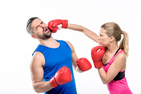 Man och kvinna boxning — Stockfoto