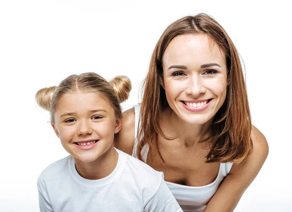 Sonrientes madre e hija - foto de stock
