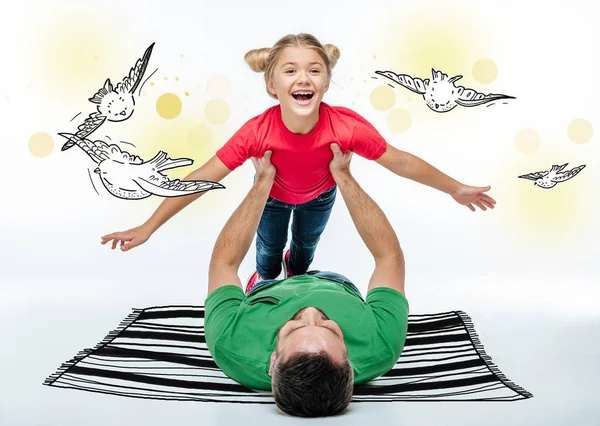 Padre e hija divirtiéndose juntos - foto de stock