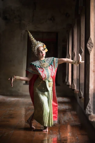 Dança tradicional tailandesa da dança Ramayana — Fotografia de Stock