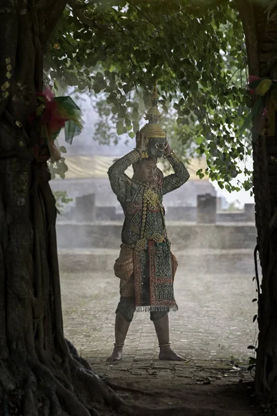 Strickly Khon dans performans