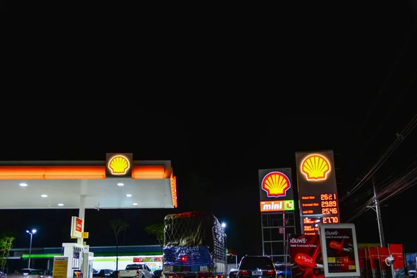 Posto de gasolina Shell em 7 de julho de 2017 em Bangkok, Tailândia . — Fotografia de Stock