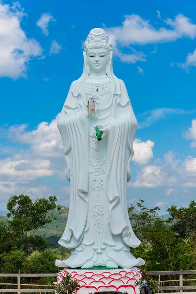 Wielki Posąg Guanyin Wat Suwan Khiri Simmulate Złota Pagoda Shwedagon — Zdjęcie stockowe