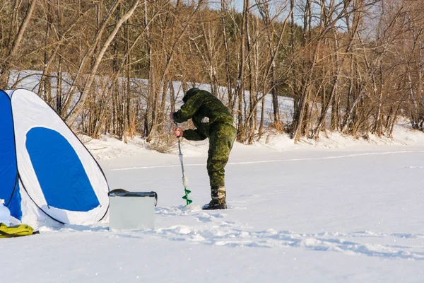 Fishing on the river in the winter — Stock Photo, Image