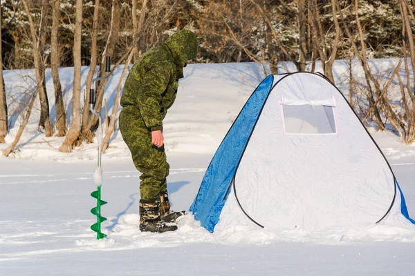 Fishing on the river in the winter — Stock Photo, Image