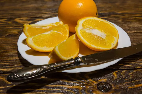 Leckere saftige Orangen — Stockfoto