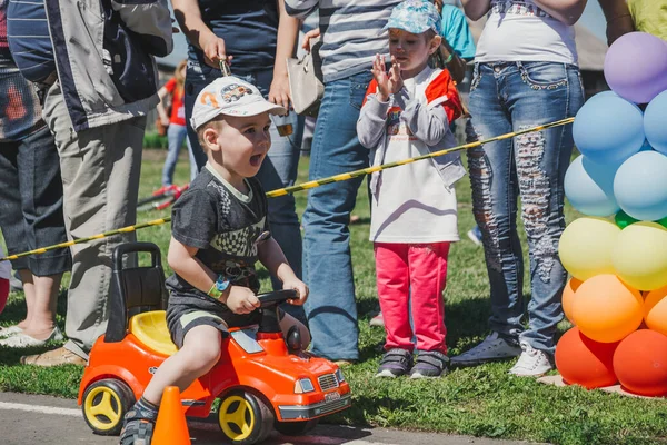 Zarinsk Russia June 2017 Little Children Ride Bike Children Ride — Stock Photo, Image