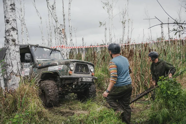 Заря Россия Августа 2017 Года Машины Едут Грязи Автомобили Едут — стоковое фото