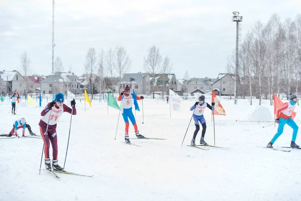 Zarinsk Rusya Mart 2020 Nsanlar Kayak Toplu Kayak Kış Yarışmaları — Stok fotoğraf