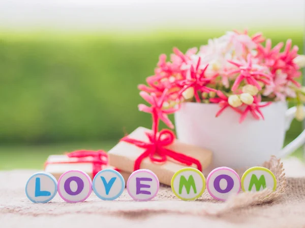 Muttertagskonzept. Liebe Mama Alphabet — Stockfoto