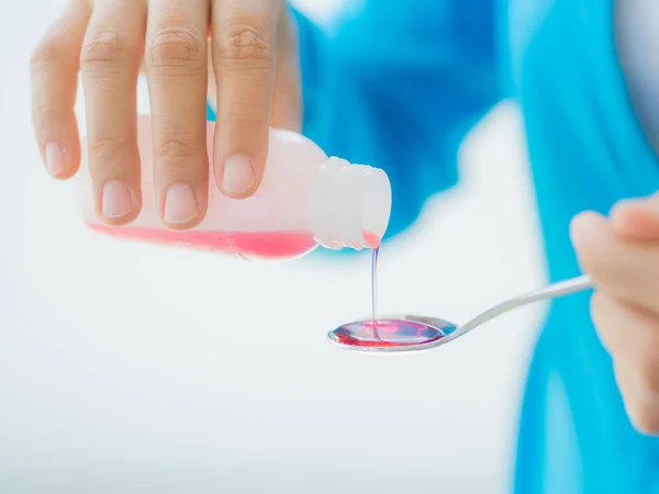 Concetto di assistenza sanitaria, persone e medicina — Foto Stock