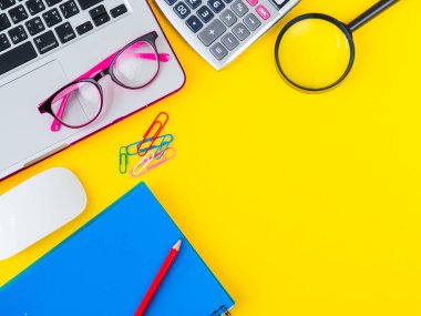 Düz yatıyordu, en iyi görünümü office tablo Resepsiyon çerçevesi.