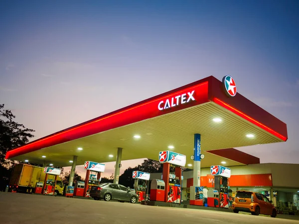 Kedah, Malaysia - June 9, 2017: Caltex gas station blue sky background during sunset. Caltex is a petroleum brand name of Chevron Corporation used in more than 60 countries. — Stock Photo, Image