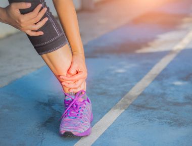 Bir bilek yaralanma acı kadın.