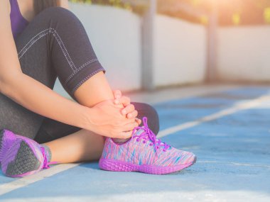 Bir bilek yaralanma acı kadın.