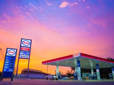 Esso benzin istasyonu.