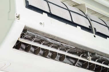 Kirli Klima filtresini toz yumuşak odak.