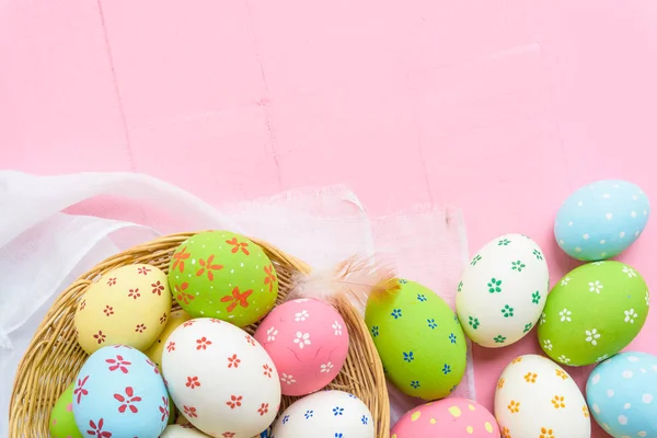 Happy easter! Colorful of Easter eggs in nest with paper star — Stock Photo, Image