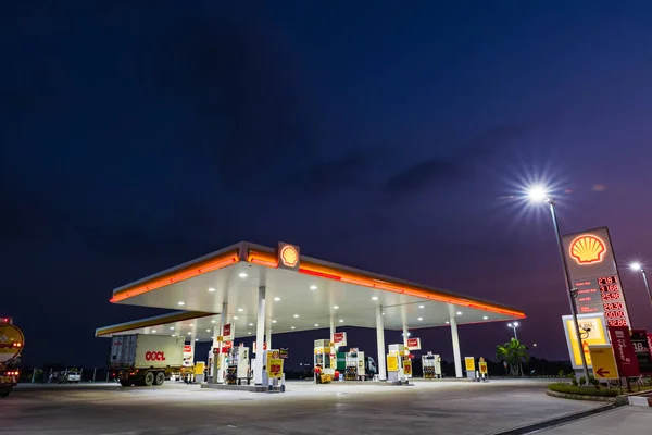 Si Racha, Chonburi / Tailandia - 18 de abril de 2018: gasolinera Shell — Foto de Stock