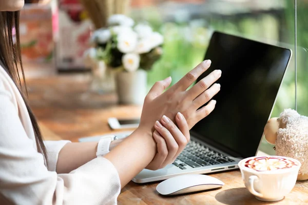 Closeup Woman Holding Her Wrist Pain Using Computer Office Syndrome — Stock Photo, Image
