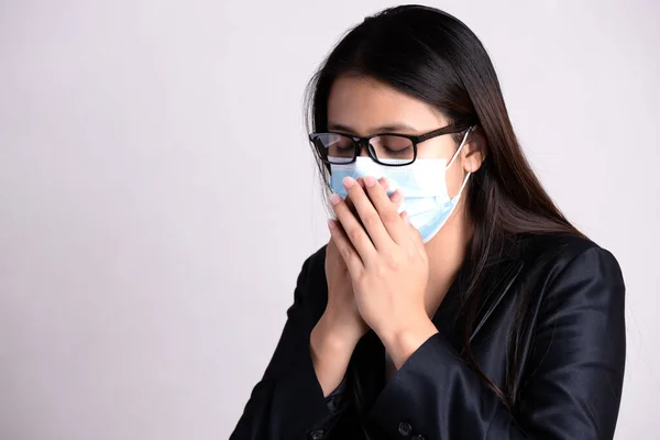 Close Businesswoman Suit Wearing Protective Face Mask Cough Get Ready — Stock Photo, Image