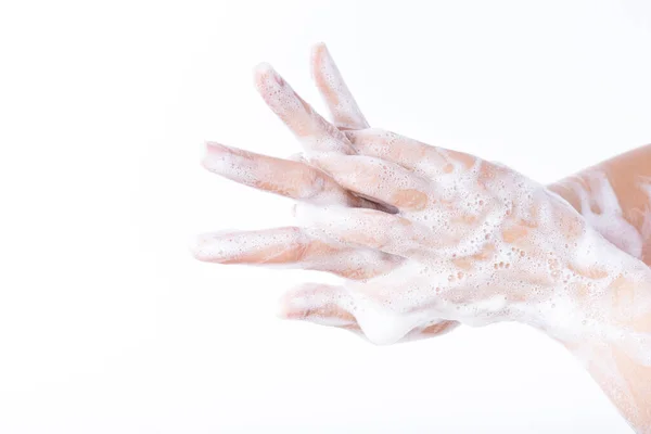 Close Mulher Lavar Mãos Com Sabão Fundo Branco Conceito Cuidados — Fotografia de Stock