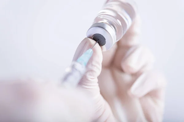 Vrouwelijke Doktershanden Met Injectiespuit Vaccin Gezondheidszorg Medisch Concept — Stockfoto