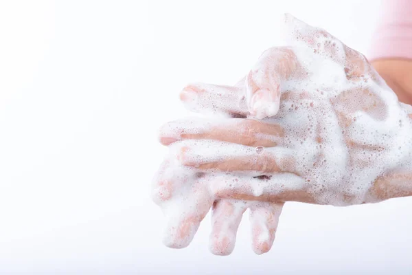 Close Vrouw Wassen Handen Met Zeep Witte Achtergrond Gezondheidszorg Desinfectie — Stockfoto