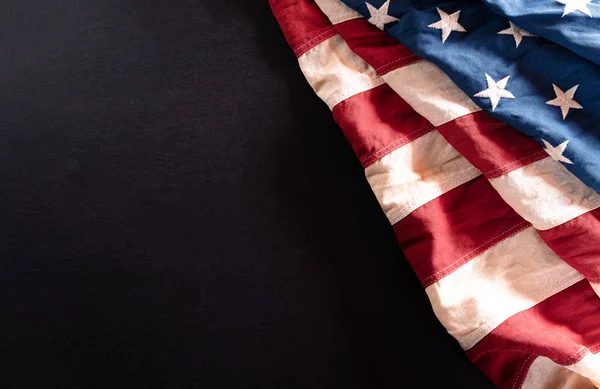 Grattis Självständighetsdagen Amerikanska Flaggor Mot Svart Bakgrund Juli — Stockfoto