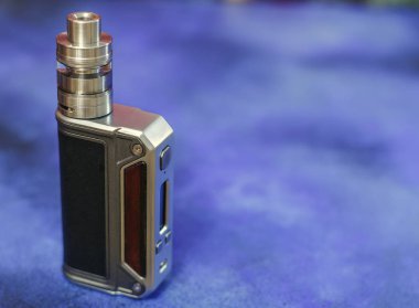 Modern elektronik mod vaping aygıt. Yeni Buharlaştırıcı e-cig becerikli alet için vape