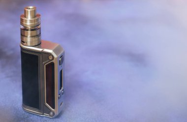 Modern elektronik mod vaping aygıt. Yeni Buharlaştırıcı e-cig becerikli alet için vape e-sıvı