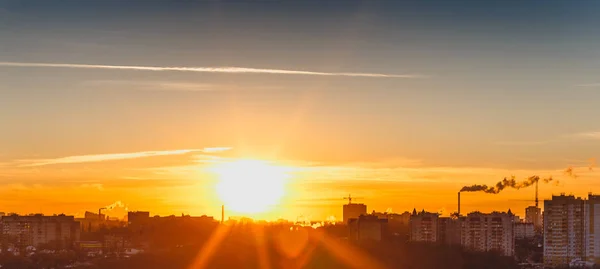 Städtischer Wintersonnenuntergang — Stockfoto