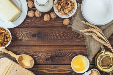 Noel ve tatil pişirme arka plan, un, tasarlayacağım, ceviz, süt, tereyağı