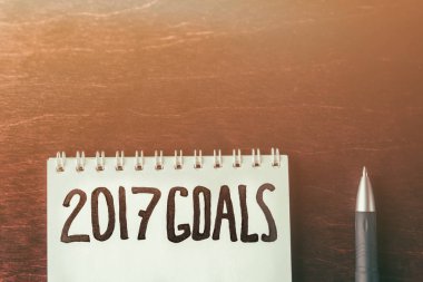 2017 gol kağıt kayda göre arka plan ve kalem kitap ahşap masa, iş 