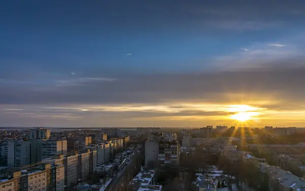 Widok z góry z dachu w Voronezh gród słońca, Fotografia hdr, miasto — Zdjęcie stockowe