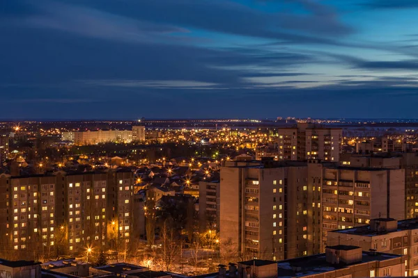 Wgląd nocy gród panoramiczne antenowe zima salon w mieście Voronezh — Zdjęcie stockowe