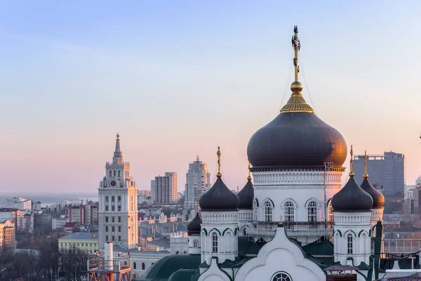 Die Verkündigungskathedrale (orthodoxe Kirche) im Zentrum der Stadt Woronesch — Stockfoto