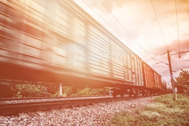 Yük treni, tren vagonları ile hareket etkisi bulanıklık. Ulaşım, demiryolu