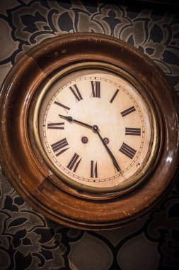 Antik duvar saati